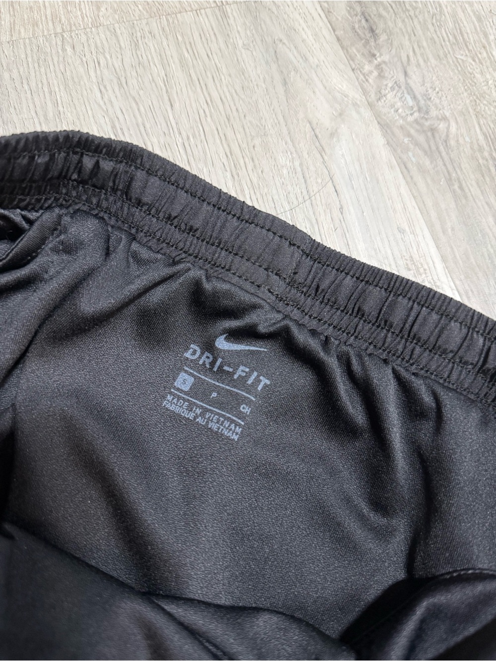 •NIKE• RUNNING SHORTS - Picture 3 of 6